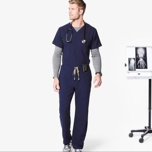 NWT MENS NAVY SCRUBS MEDIUM (pants M short)